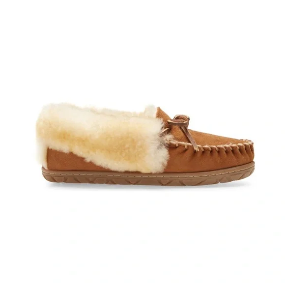 LL.Bean Wicked Good Genuine Shearling Moccasin Slipper - Picture 3 of 10